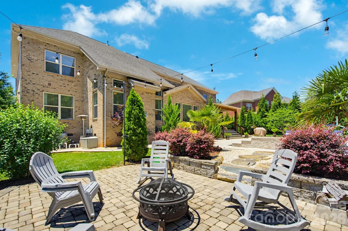 Photo of 3083 Twin Lakes Drive