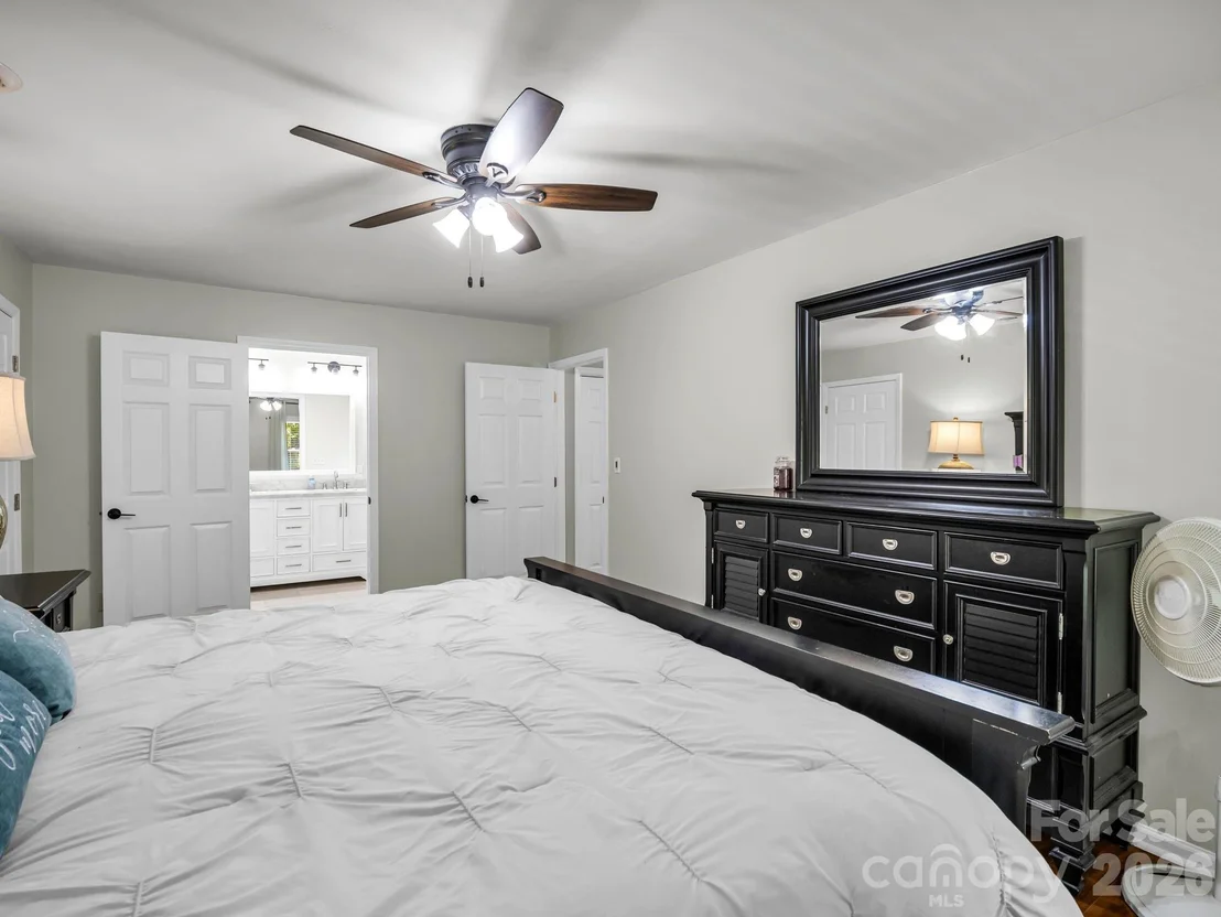 Photo of 215 Hillcrest Drive