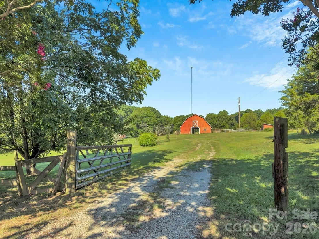 Photo of 244 Chapman Road