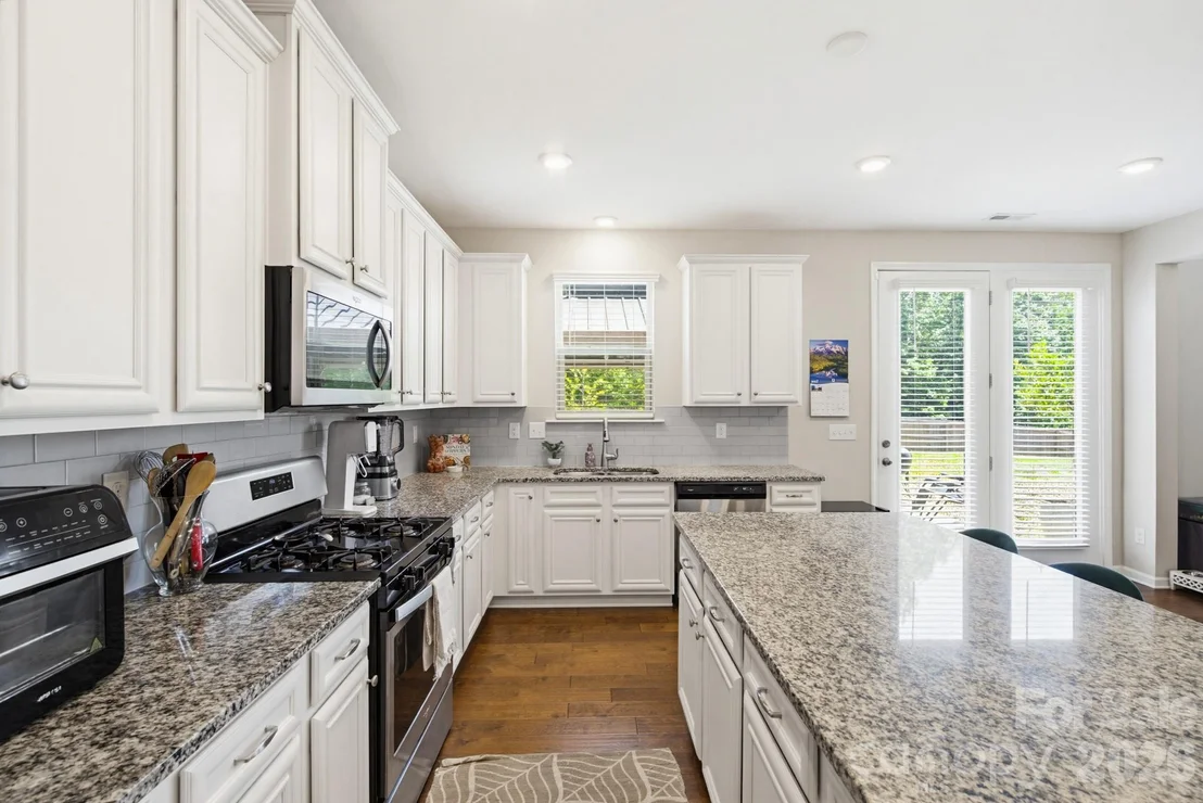 Photo of 840 Oak Manor Drive SE