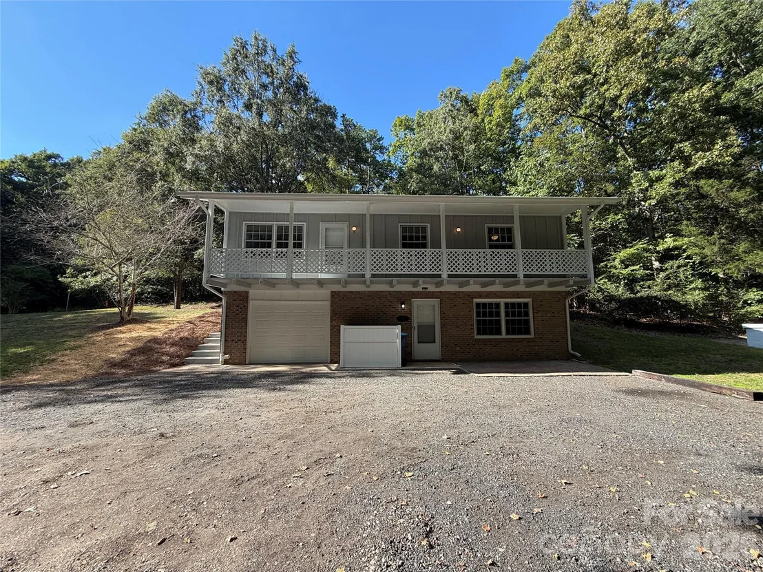 Photo of 1120 Emerald Drive