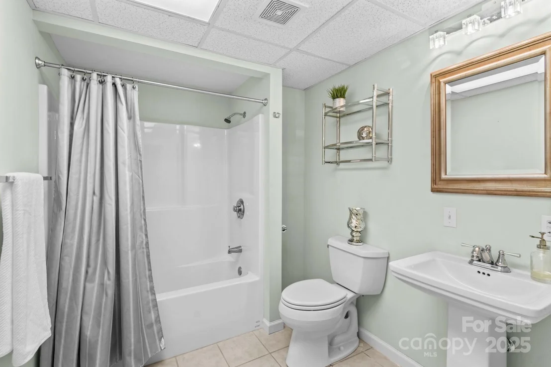 Photo of 415 Autumnlight Drive