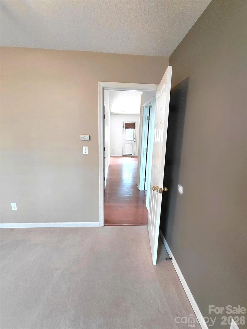 Photo of 1016 Thorncrest Drive