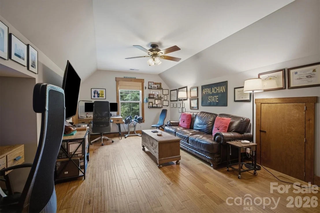 Photo of 2185 Cottage Park Road