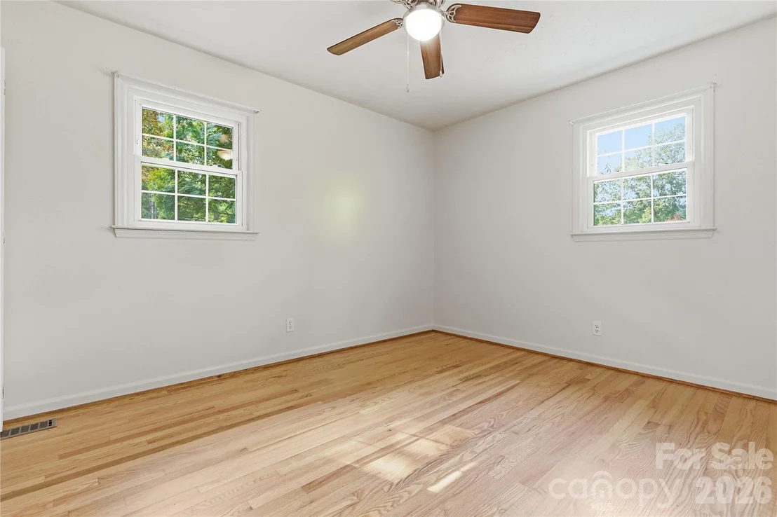 Photo of 123 Castleton Lane