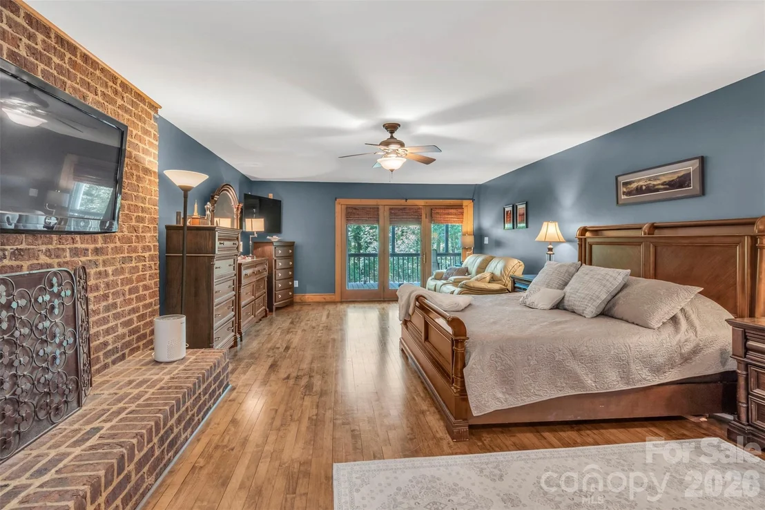 Photo of 105 Winchester Drive