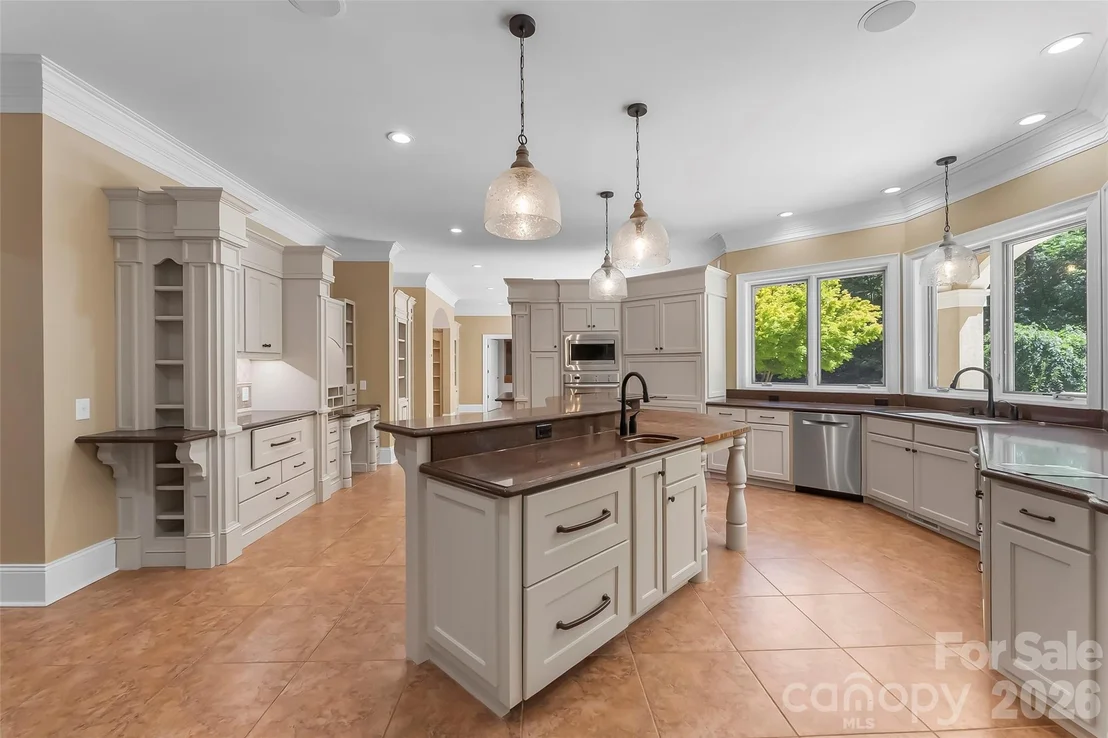 Photo of 1090 Pearidge Road