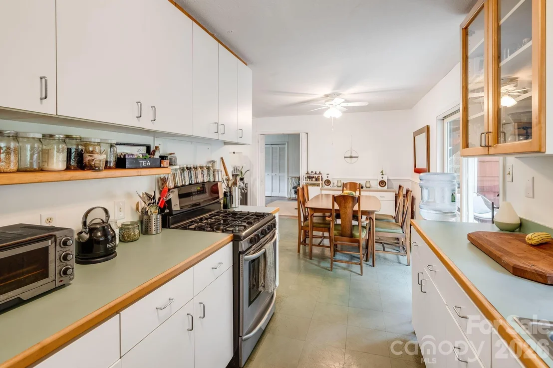 Photo of 5 W Maple Drive