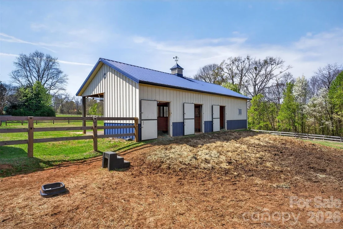 Photo of 341 Ridings Road