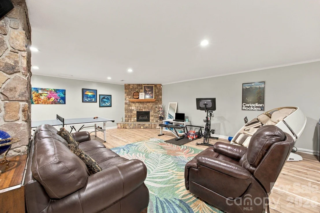 Photo of 1463 Brookstone Drive