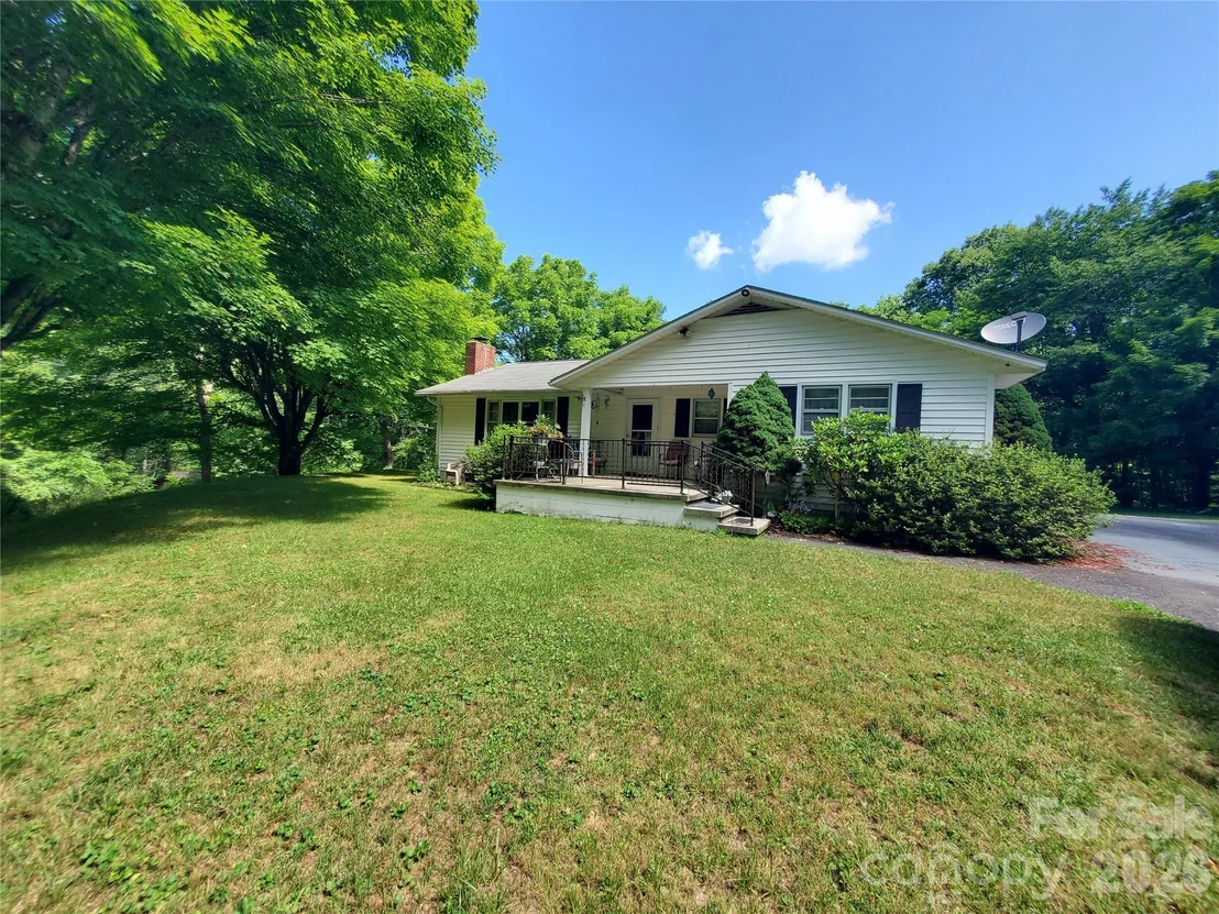 Photo of 886 Hanging Rock Road
