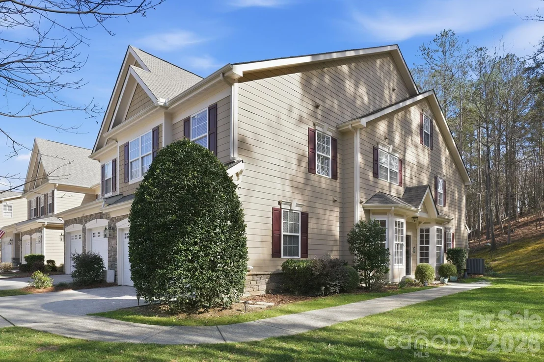Photo of Unit 252 at 719 Deerbrook Lane