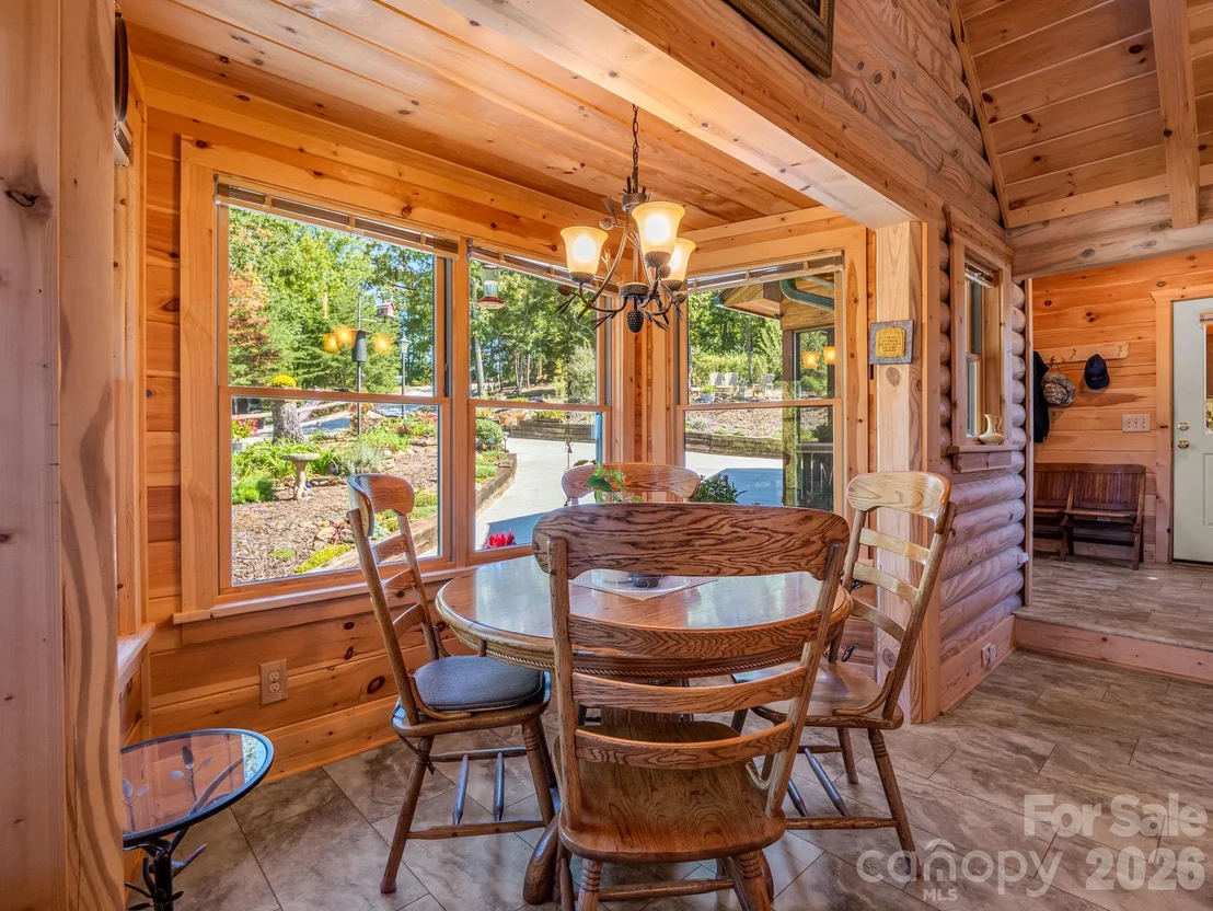 Photo of 762 Valley View Drive