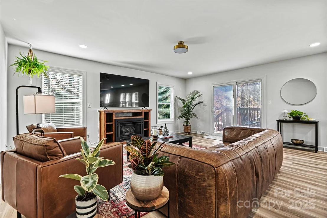 Photo of 3995 Burton Lane