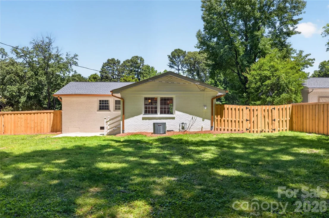 Photo of 4408 Ivanhoe Place