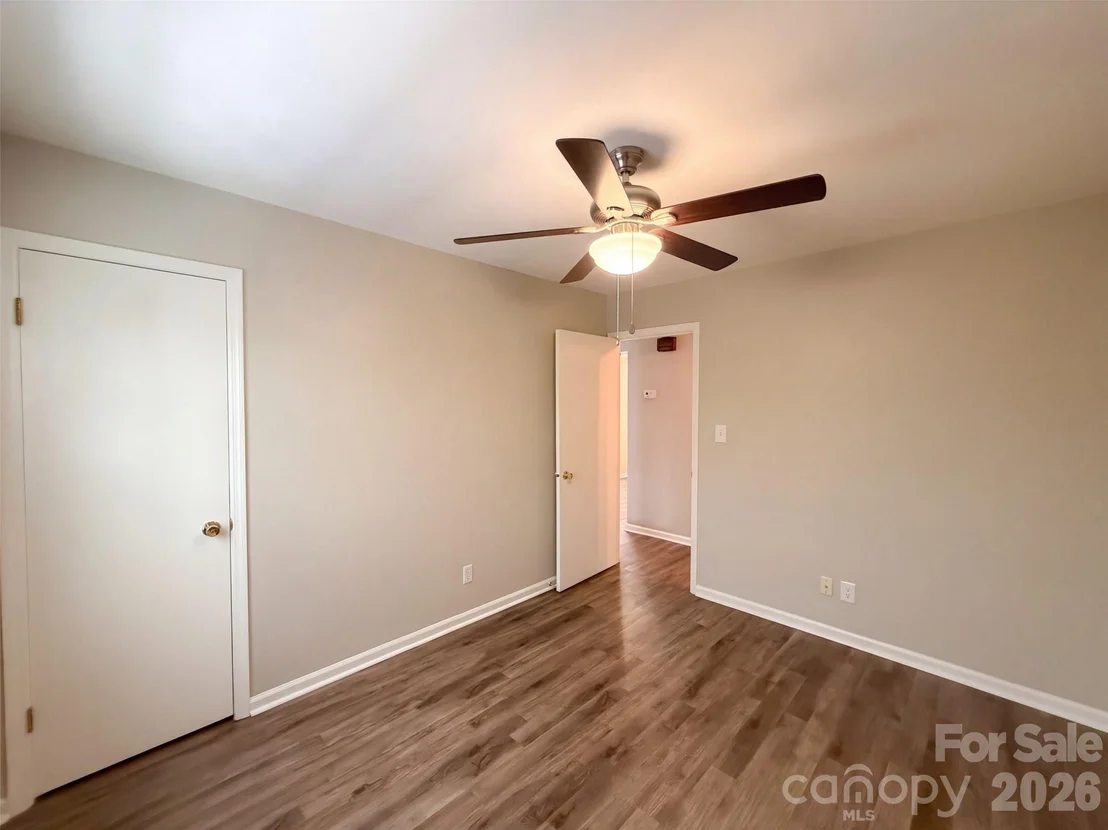 Photo of 1120 Emerald Drive