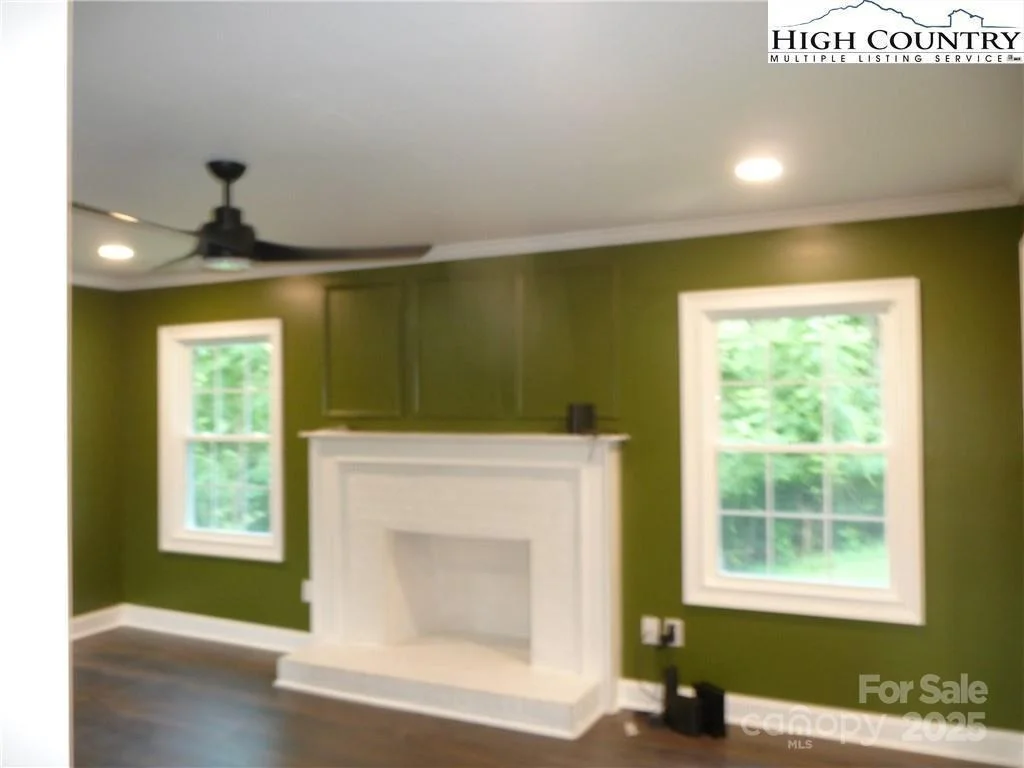 Photo of Unit 12 at 384 New River Heights