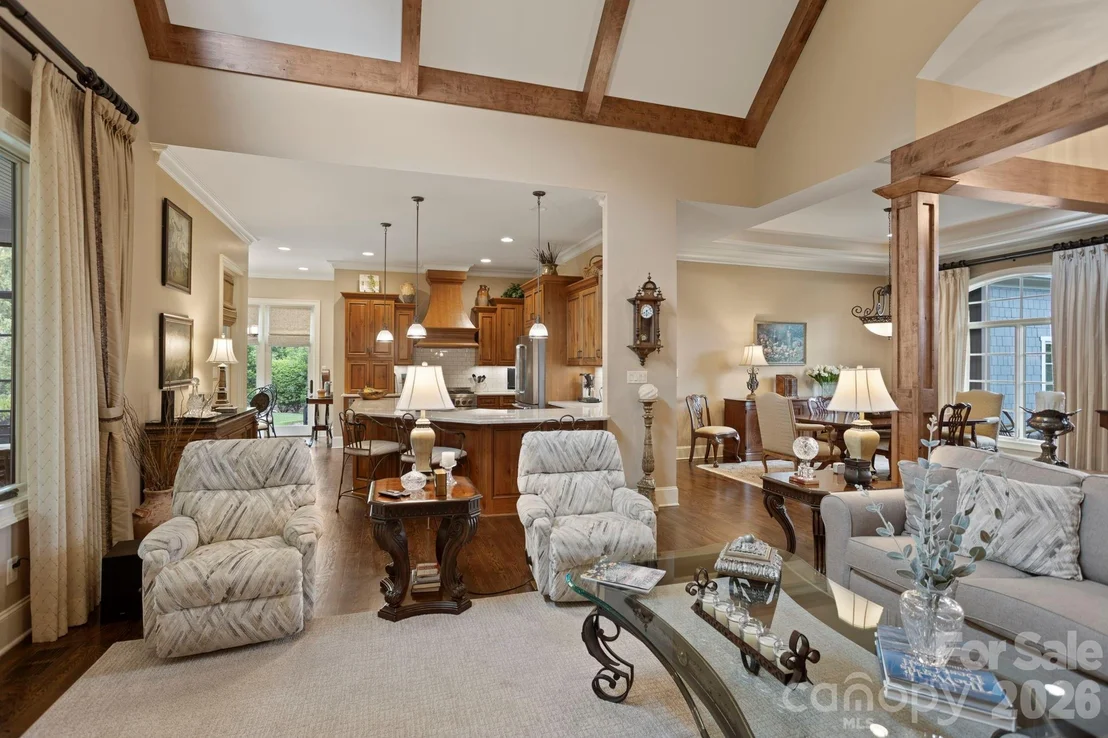 Photo of 390 Shipman Parkway