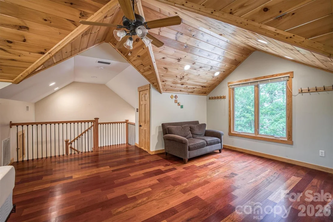 Photo of 5162 Beech Bluff Drive