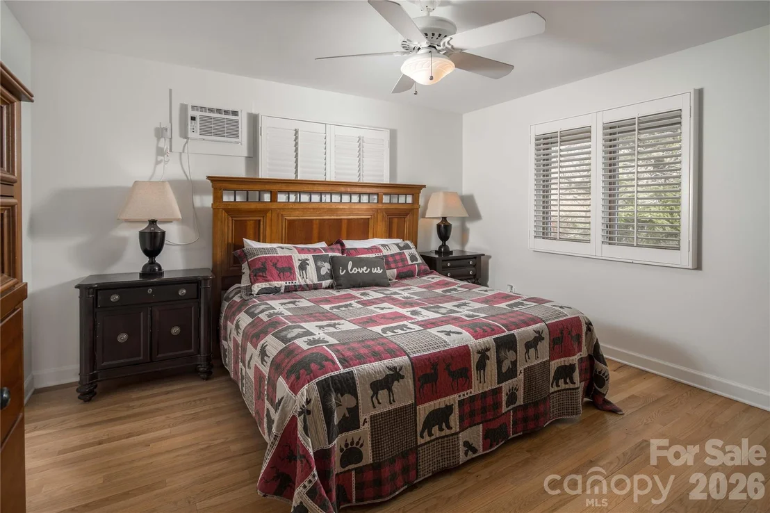 Photo of 1628 Skyland Drive
