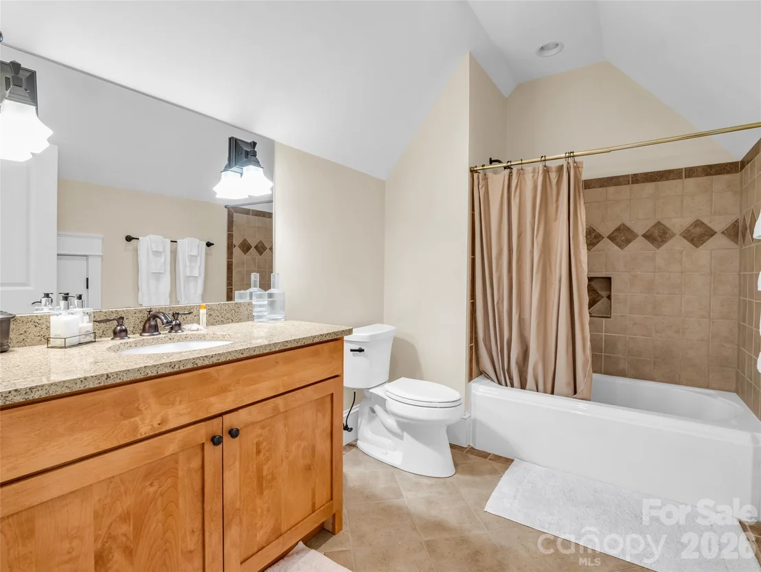 Photo of 565 Chestertown Drive
