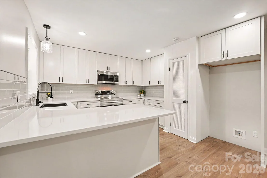 Photo of 1902 19th Avenue NE