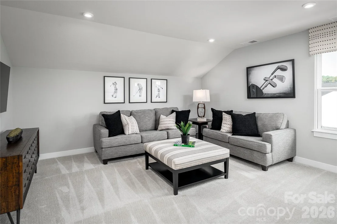 Photo of 925 Heathway Drive