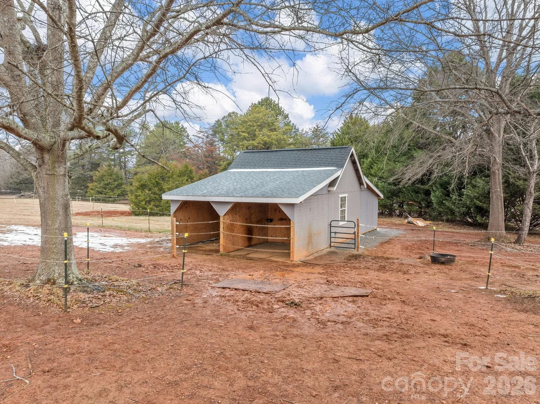 Photo of 1570 Roddy Road