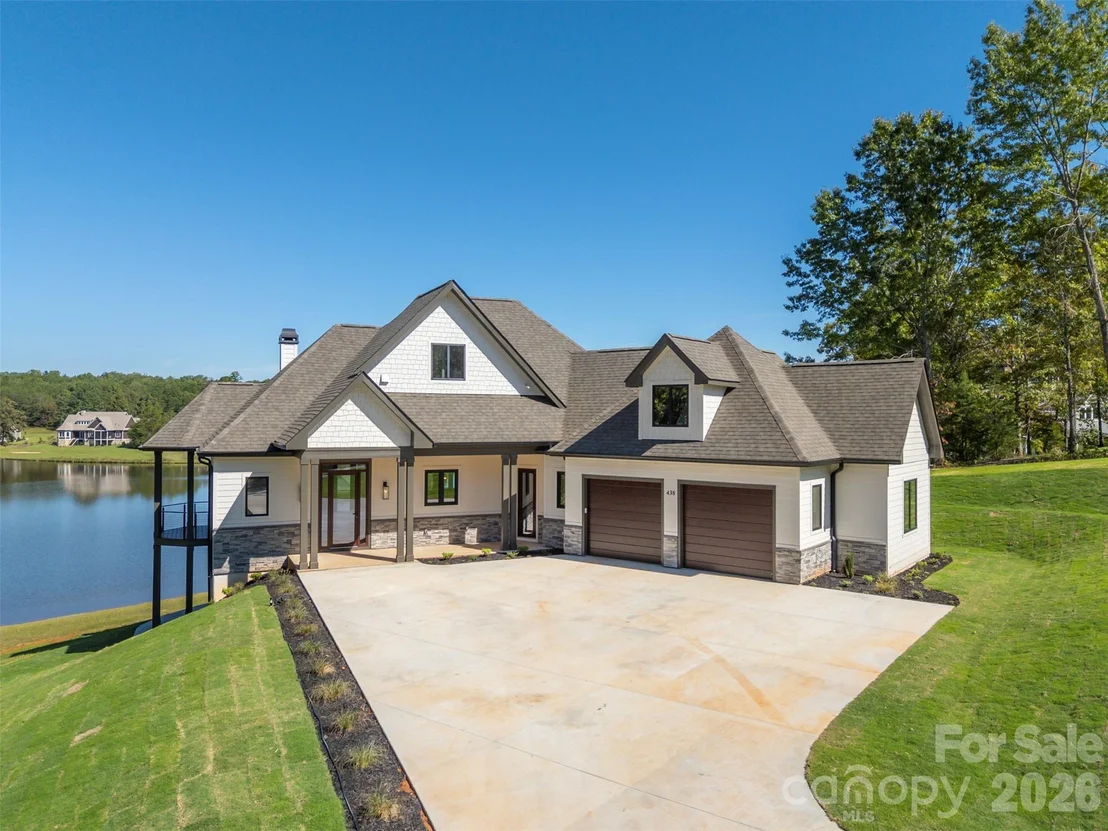 Photo of 438 Mapleton Lane