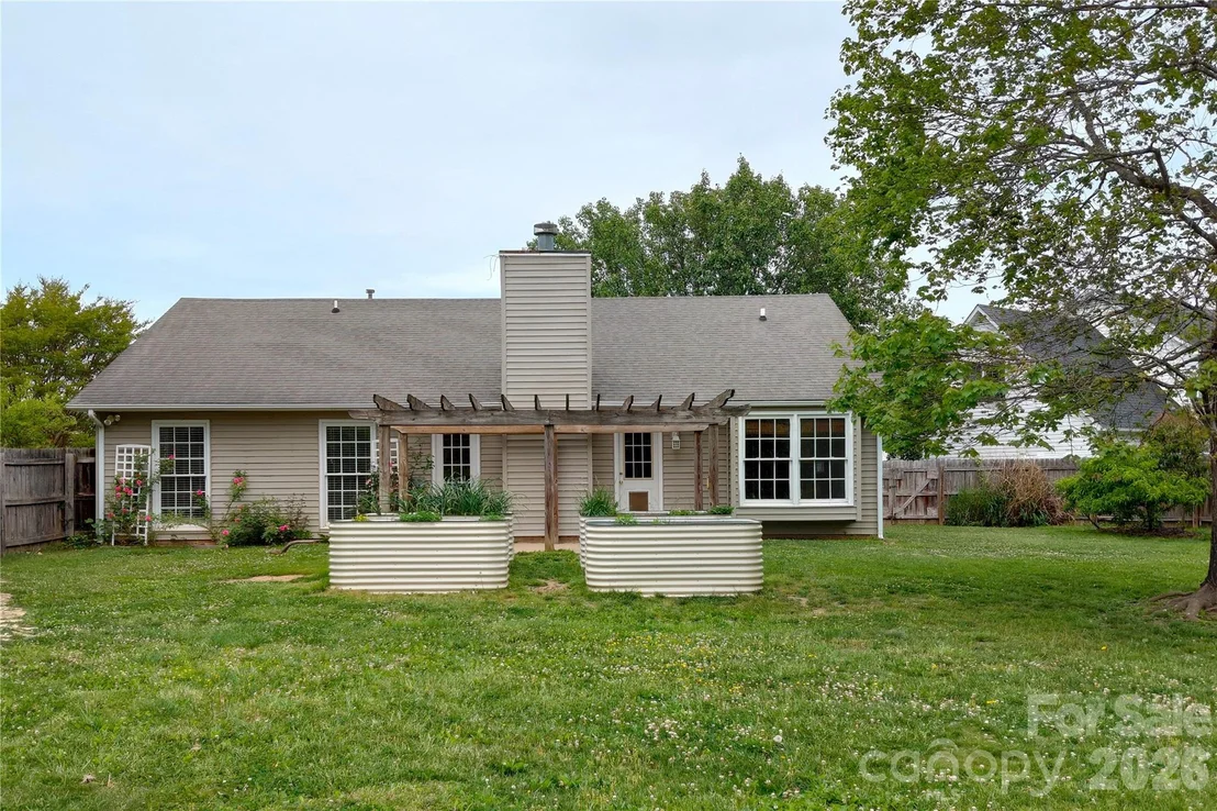 Photo of 1016 Thorncrest Drive