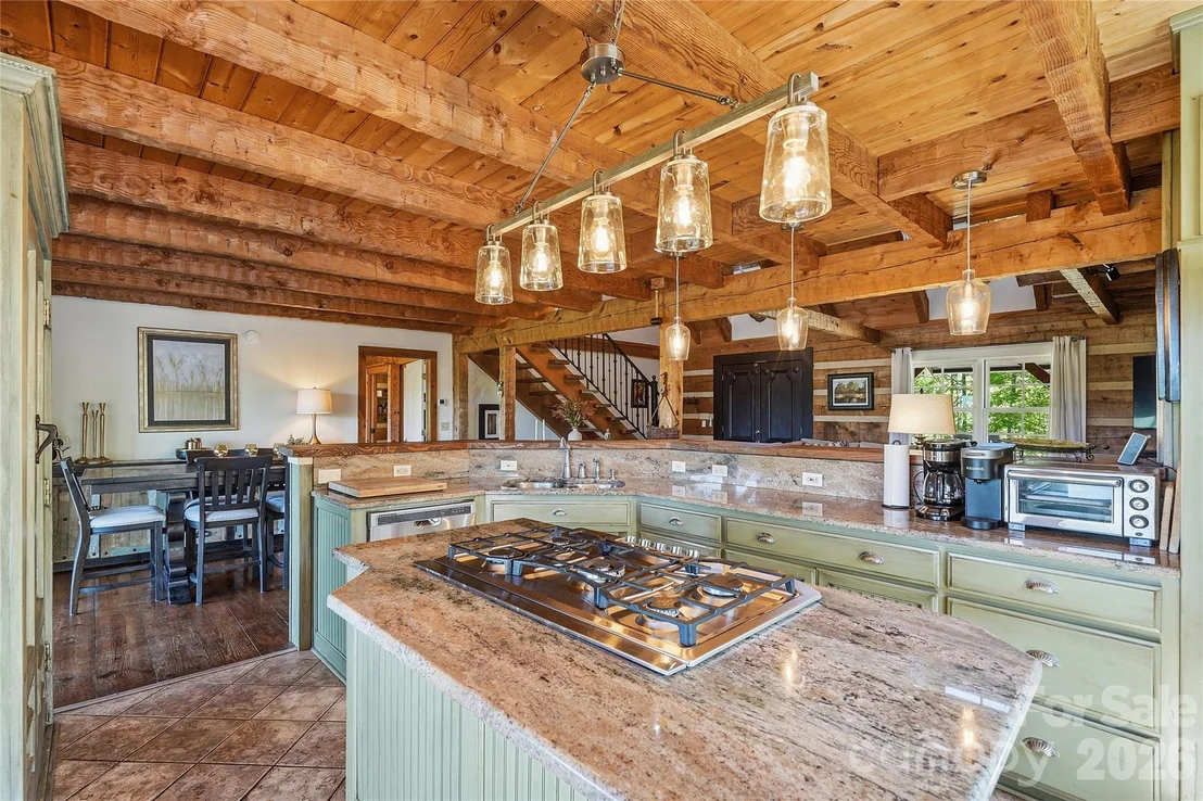 Photo of 723 N Highland Road