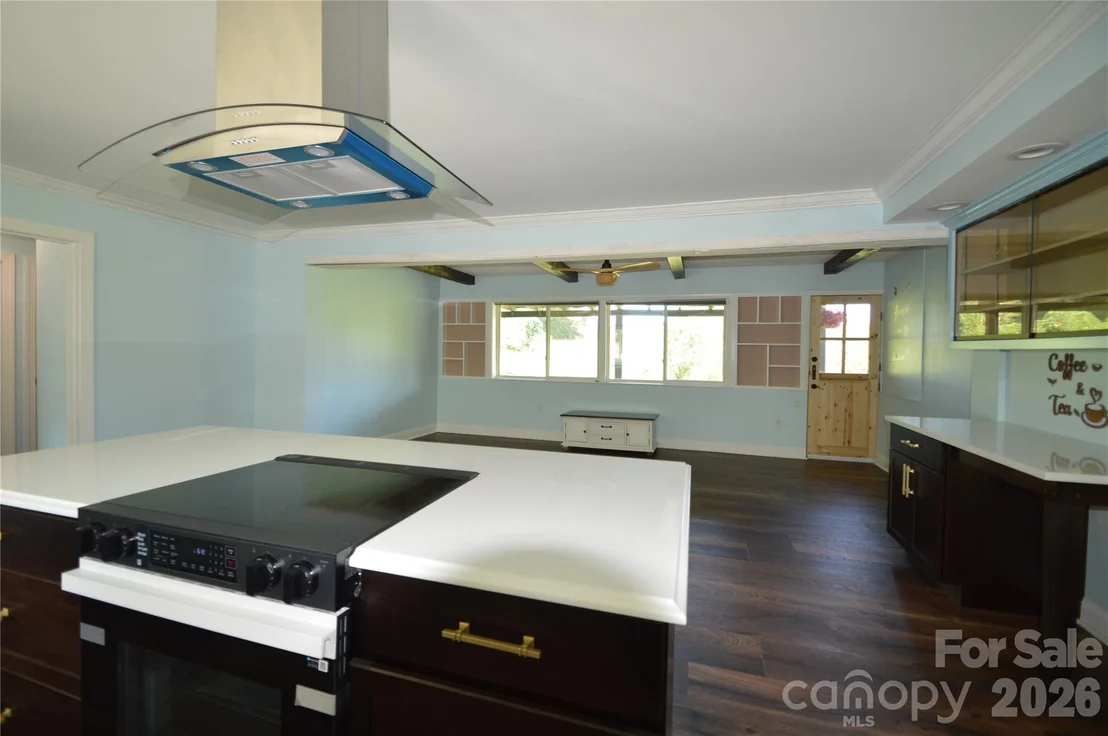 Photo of 1183 Sandy Plains Road
