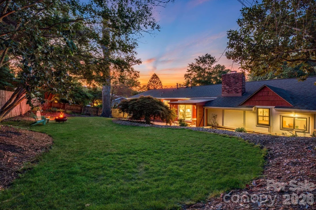 Photo of 5 W Maple Drive