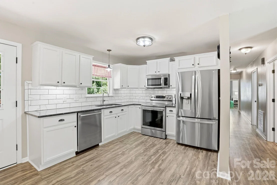 Photo of 142 Sam Bailes Boulevard