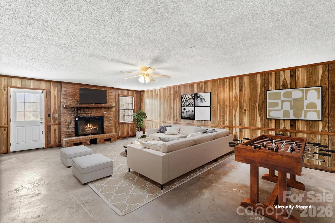 Photo of 535 Log Barn Road