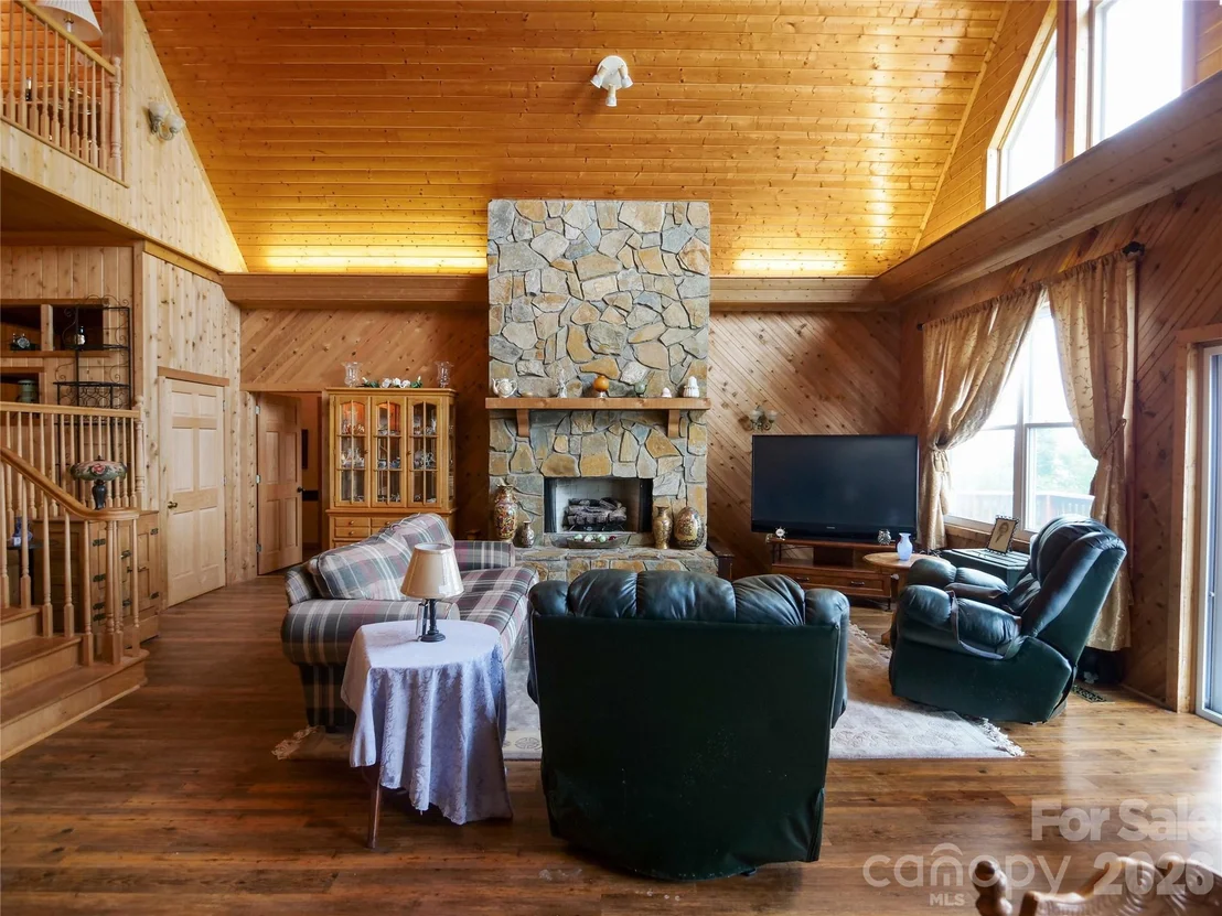 Photo of 386 Arrowhead Trail
