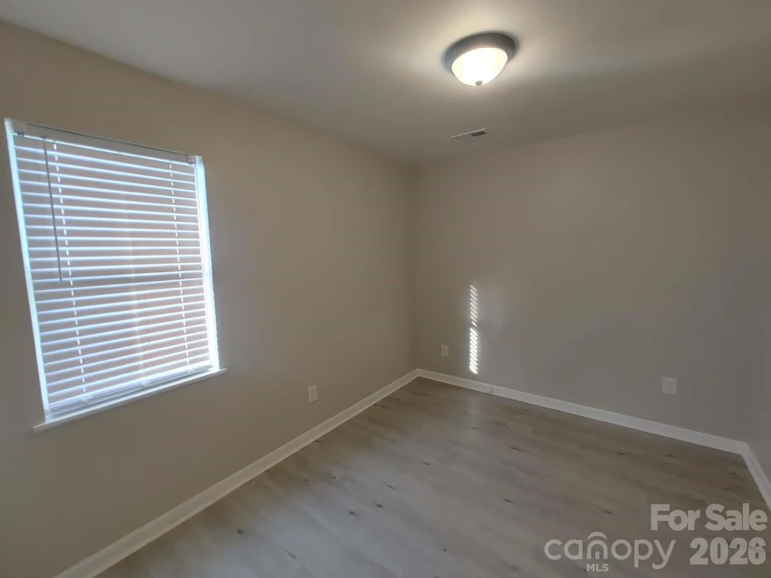 Photo of 702 Harmon Road