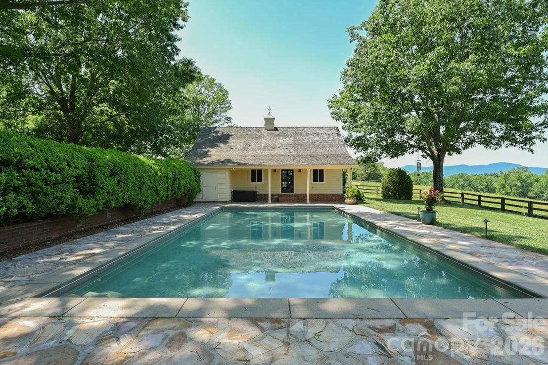 Photo of 835 Jackson Grove Road