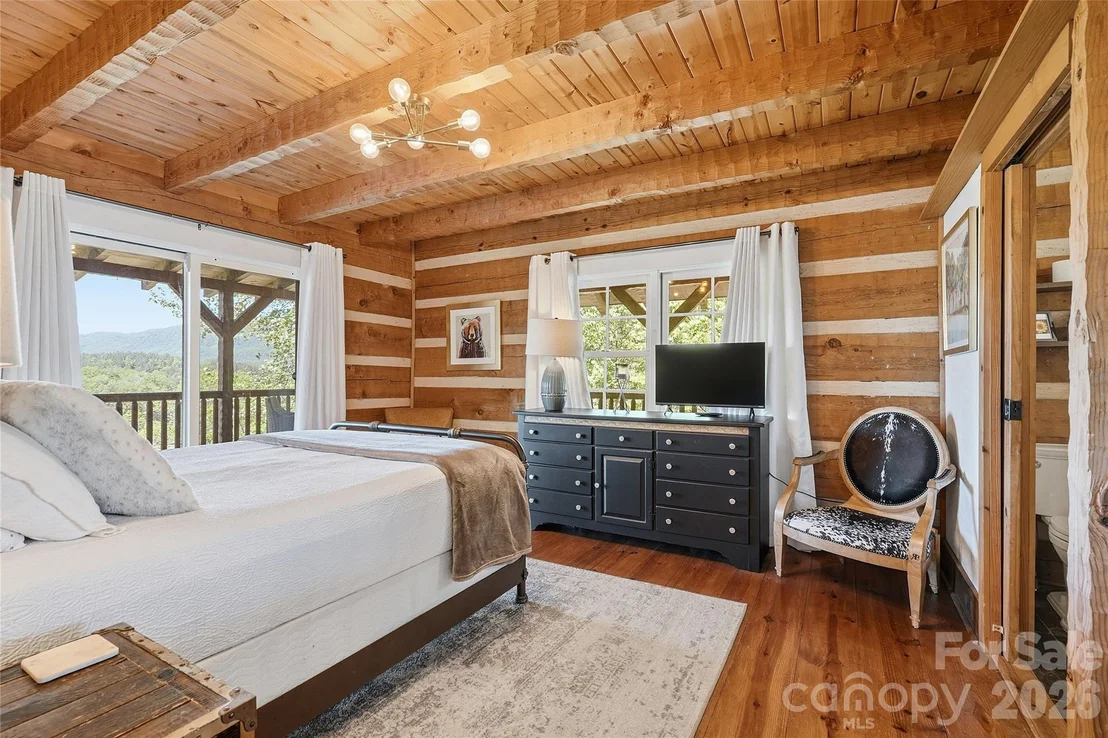 Photo of 723 N Highland Road