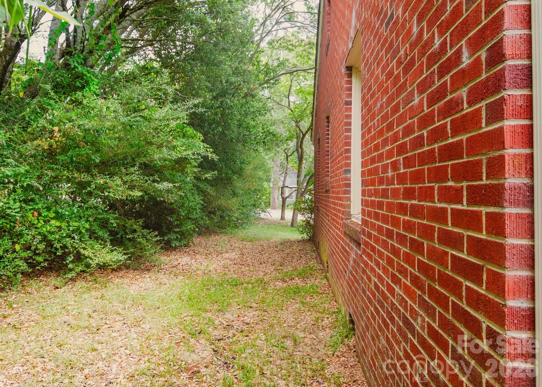 Photo of 303 Myrtle Avenue