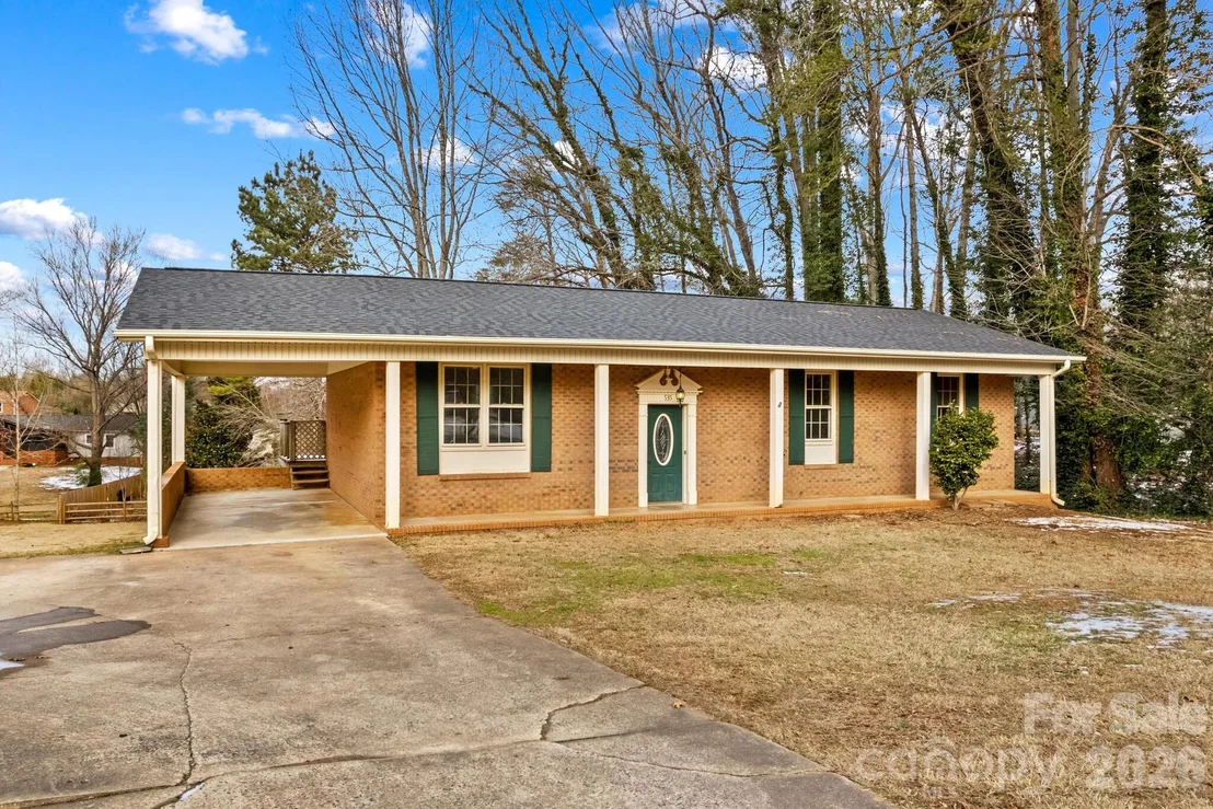 Photo of 535 Log Barn Road