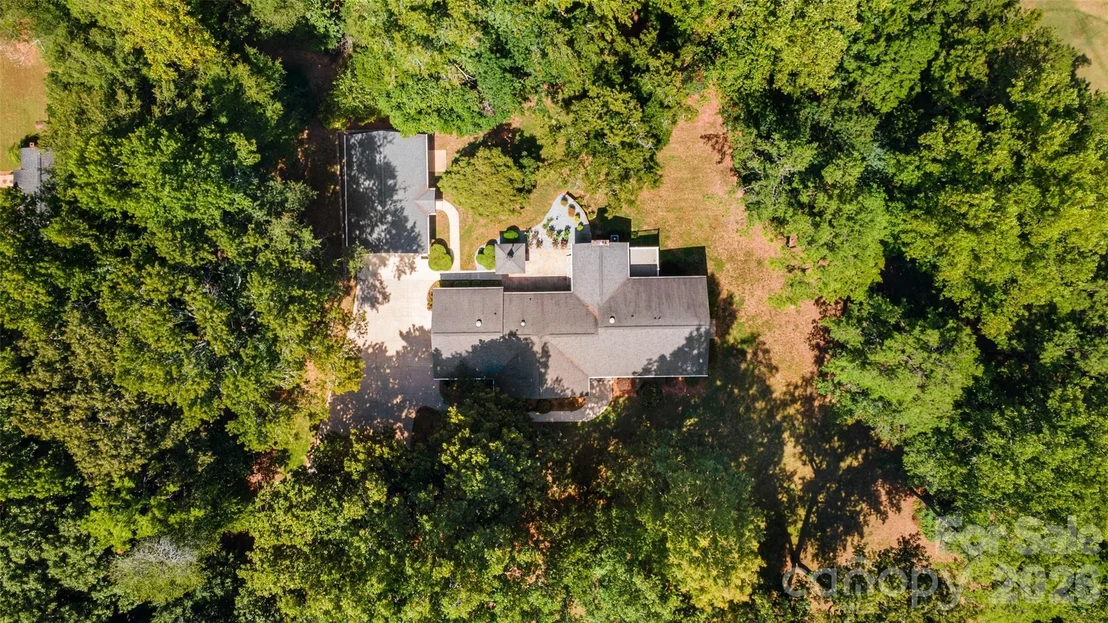Photo of 600 Fairway Drive