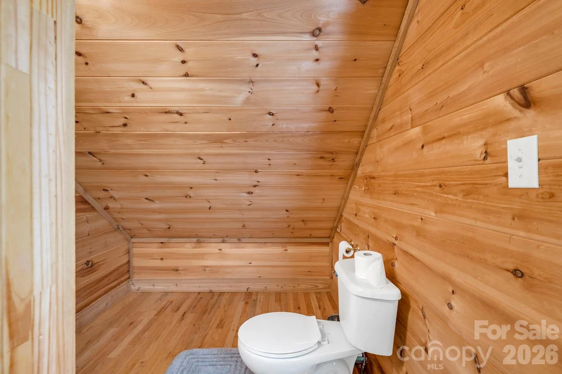 Photo of 525 Schoolhouse Ridge