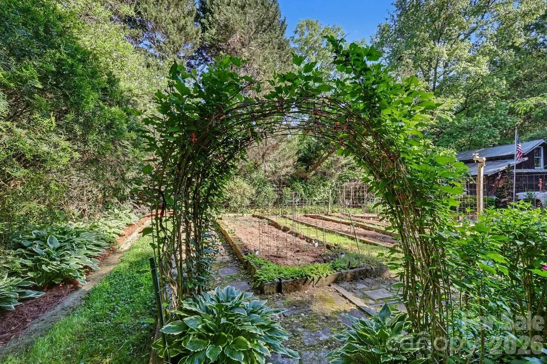 Photo of 10112 Idlewild Road