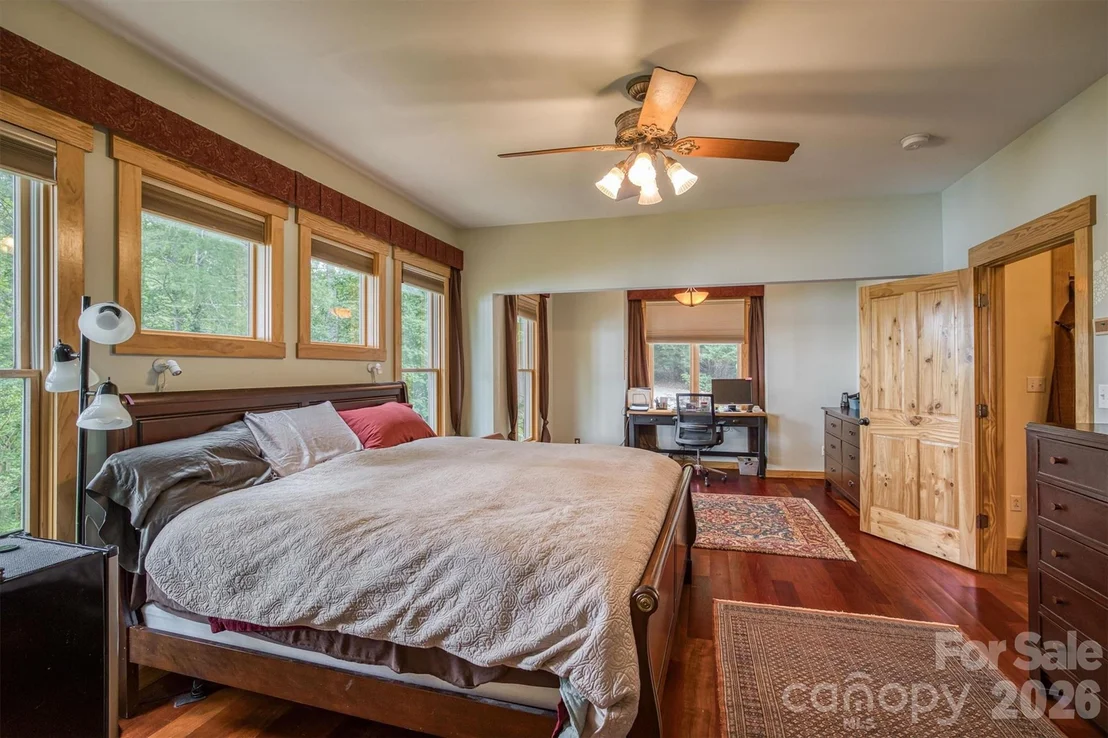 Photo of 5162 Beech Bluff Drive