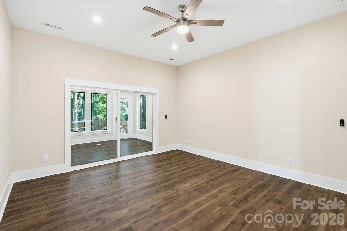 Photo of 2507 Forest Lawn Drive