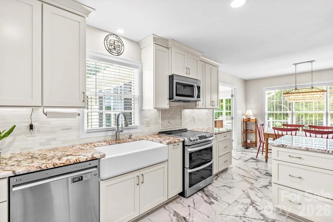 Photo of 596 Maple Ridge Circle