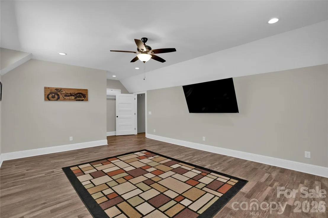 Photo of 2138 Lockhart Road