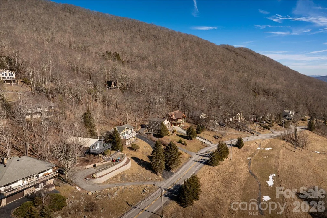 Photo of 1628 Skyland Drive