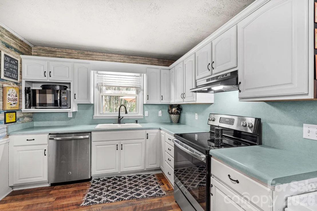 Photo of 230 E Old Farm Road